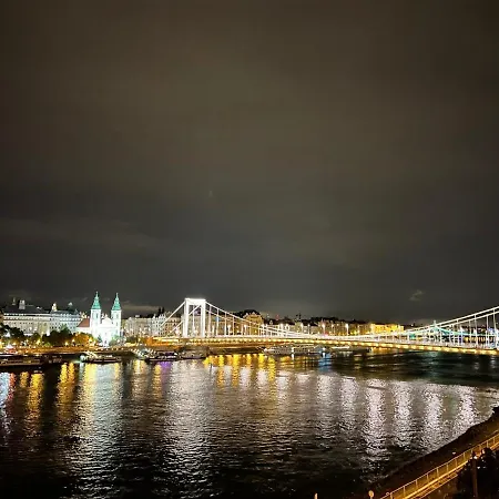Lägenhet Luxury With A Beautiful View For The Danube River *