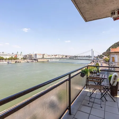 Luxury With A Beautiful View For The Danube River 아파트 부다페스트