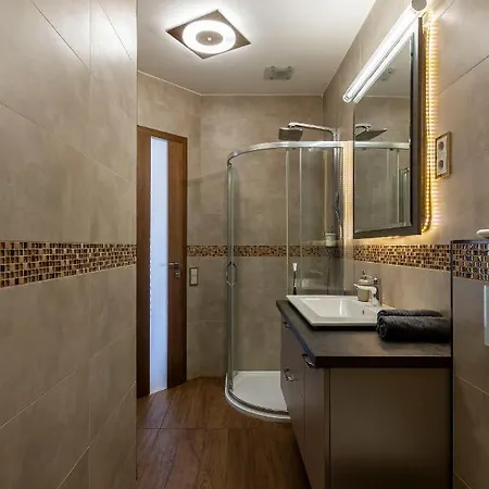 Luxury With A Beautiful View For The Danube River 아파트 *