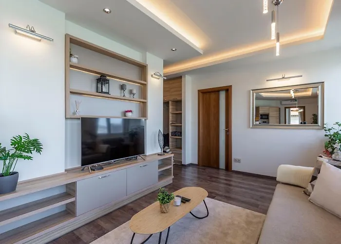 Luxury With A Beautiful View For The Danube River