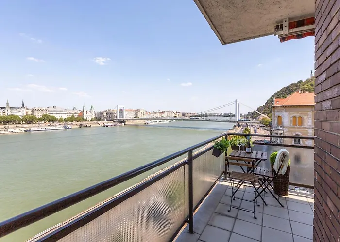 Luxury With A Beautiful View For The Danube River Lägenhet Budapest